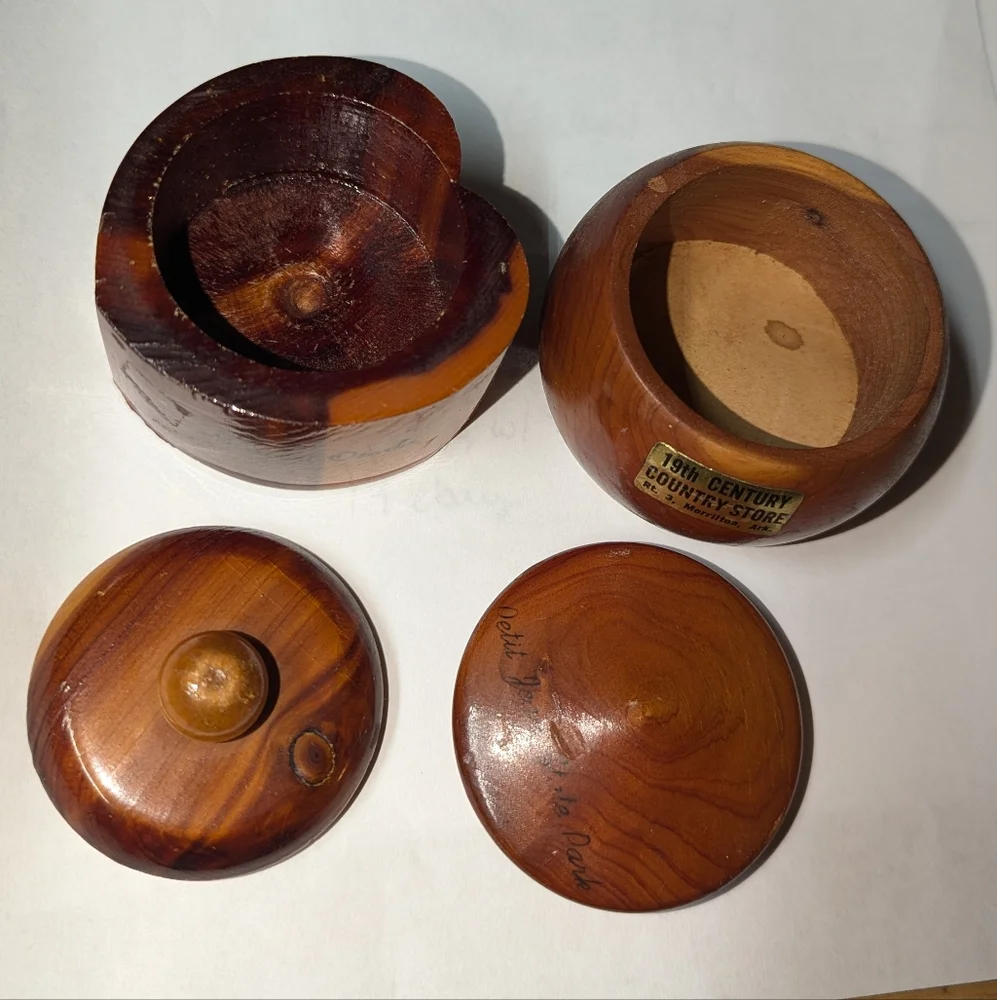 Set of two souvenir wood trinket boxes